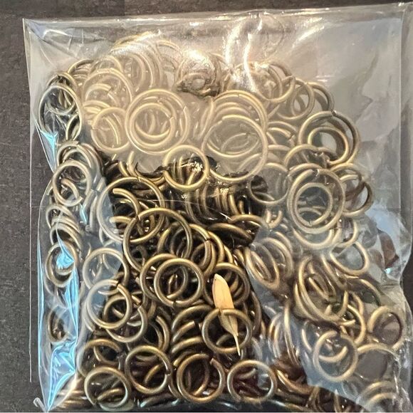 Over 10 Bundles of Assorted Jewelry Making Supplies - Picture 11 of 12